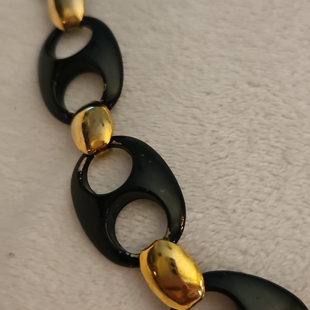 Vintage Two-tone Acrylic Black and Gold Marina Chain Necklace - Picture 3 of 8
